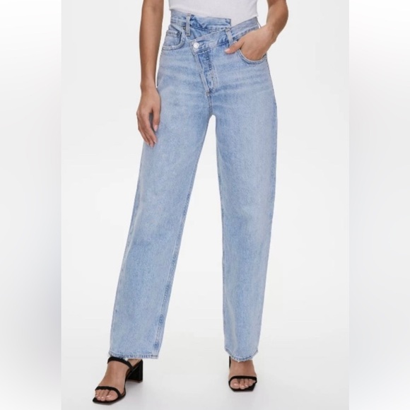 Agolde Denim - Agolde Criss Cross straight leg light-wash jeans. 💙